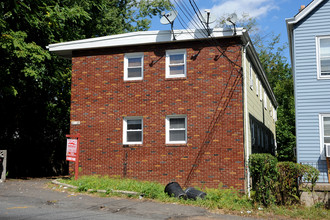 411 5th Ave in Paterson, NJ - Building Photo - Building Photo