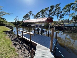 2055 Hyatt Dr in Port Charlotte, FL - Building Photo - Building Photo