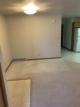 103 SW 8th St in Ogden, IA - Building Photo - Interior Photo