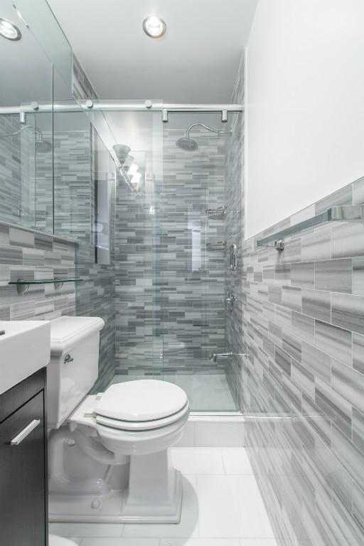 309 E 8th St in New York, NY - Building Photo - Building Photo