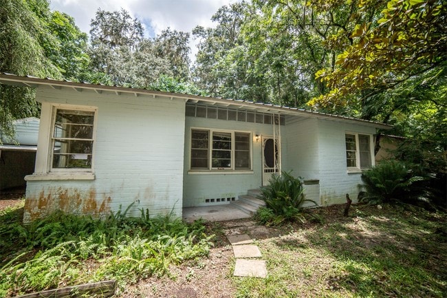 425 NW 25 St