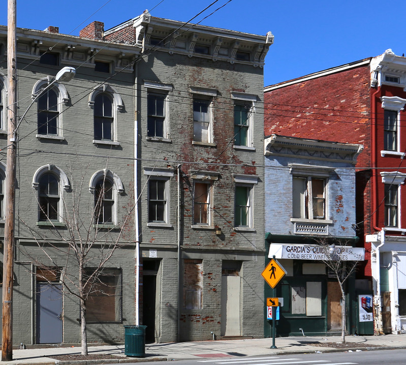 165 E McMicken Ave in Cincinnati, OH - Building Photo