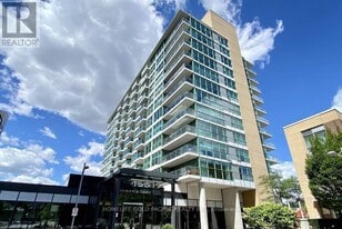 19 Singer Ct in Toronto, ON - Building Photo