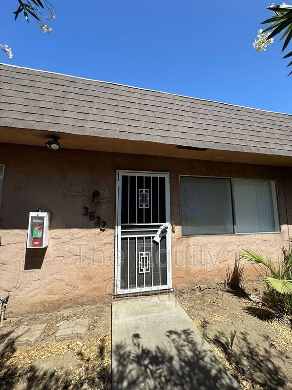 property at 3633 W Colonial Ave