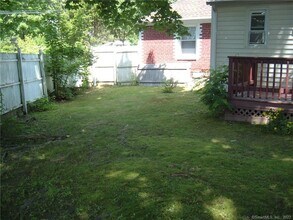 670 Pearl Harbor St in Bridgeport, CT - Building Photo - Building Photo