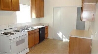 6285 Gunderson Blvd in Las Vegas, NV - Building Photo - Building Photo