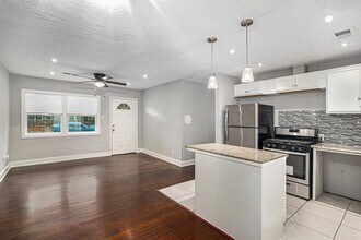 9414 Rosehaven Dr in Houston, TX - Building Photo - Building Photo