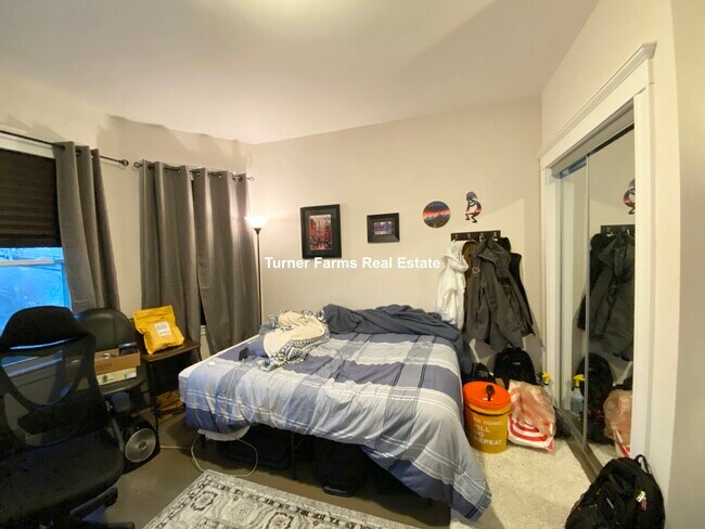 211 E Cottage St, Unit 2 in Boston, MA - Building Photo - Building Photo