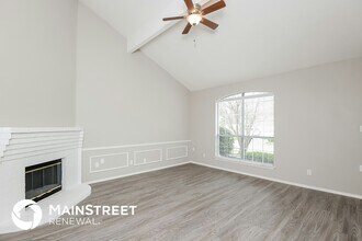 7109 Woodhinge Dr in Benbrook, TX - Foto de edificio - Building Photo