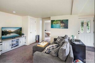 2043 Yew St in Bellingham, WA - Building Photo