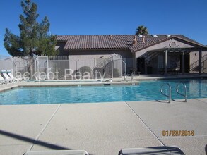 2529 Charleville Ave-Unit -102 in Las Vegas, NV - Building Photo - Building Photo