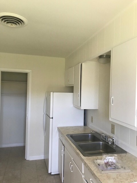 property at 913 Prentice Ln