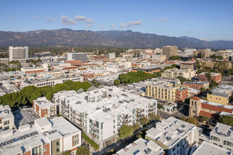 Delacey at Green in Pasadena, CA - Building Photo - Building Photo