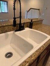 1711 SE Softwood Way in Grants Pass, OR - Building Photo - Building Photo