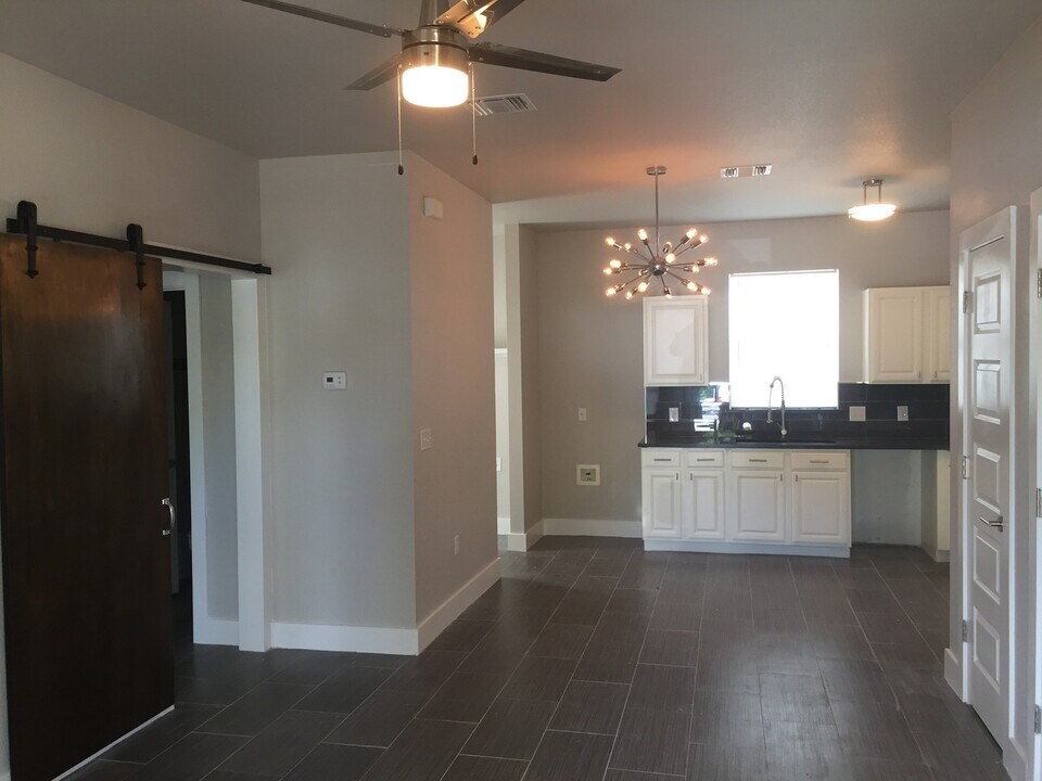 1806 Perez St in Austin, TX - Building Photo
