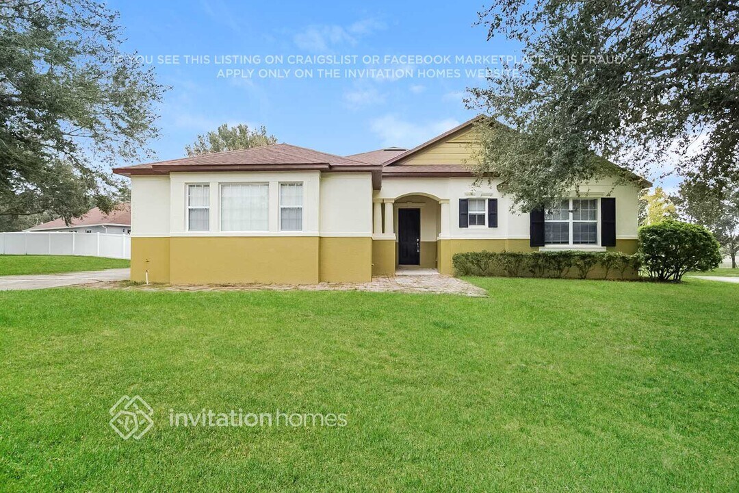 2045 Touchwood Ct in Apopka, FL - Building Photo