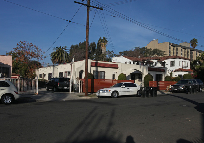 1331 Mariposa Ave in Los Angeles, CA - Building Photo - Building Photo