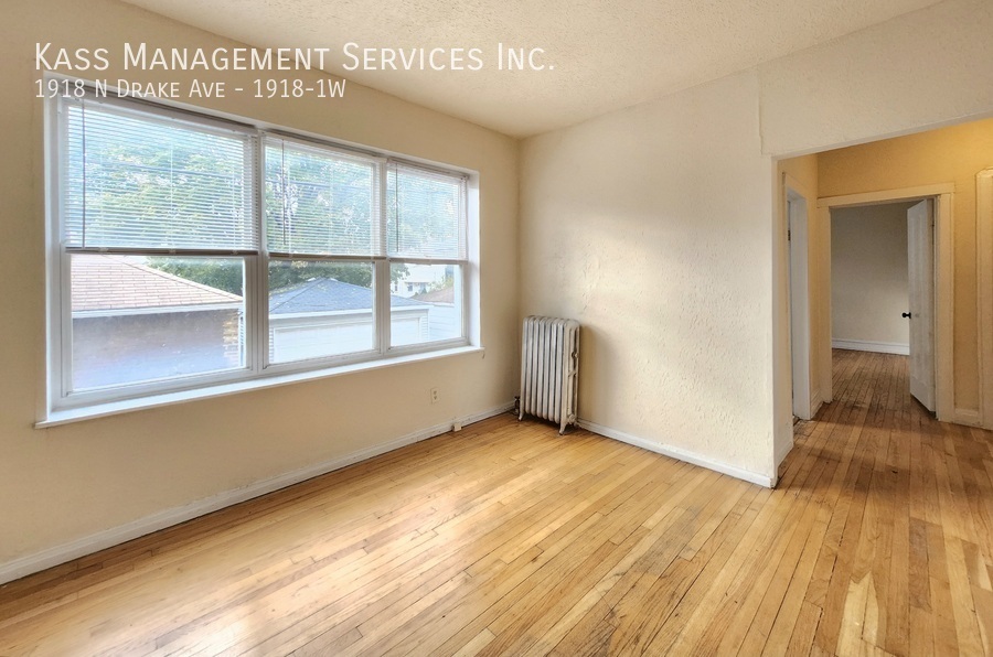 1918 N Drake Ave in Chicago, IL - Building Photo