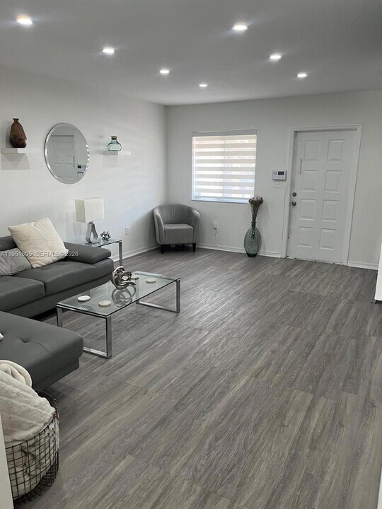 5932 SW 162nd Ct in Miami, FL - Building Photo