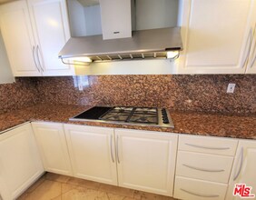 4365 McLaughlin Ave in Los Angeles, CA - Foto de edificio - Building Photo