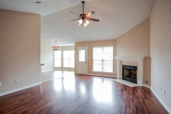 2745 Dry Well Cove in Memphis, TN - Foto de edificio - Building Photo