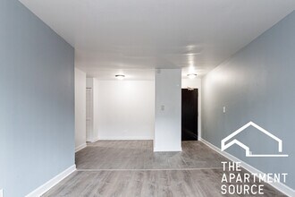 3825 N Pine Grove Ave in Chicago, IL - Building Photo - Building Photo