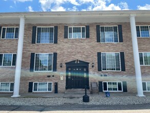 1101 W Maple St NW in North Canton, OH - Building Photo - Building Photo