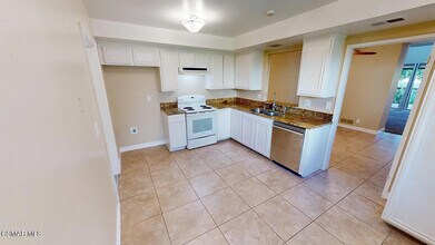 2585 Northshore Ln in Westlake Village, CA - Building Photo - Building Photo