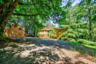 7019 NE Twin Ponds Rd in Bainbridge Island, WA - Building Photo - Building Photo