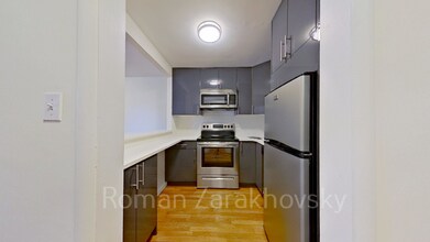 14 Marion St, Unit 33 in Brookline, MA - Building Photo - Building Photo