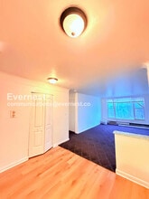 15601 Schoolcraft Rd, Unit 4 in Detroit, MI - Building Photo - Building Photo