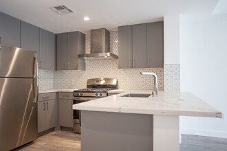 5012 Apartments in Culver City, CA - Building Photo - Interior Photo