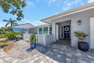 318 Belle Isle Ave in Belleair Beach, FL - Building Photo - Building Photo