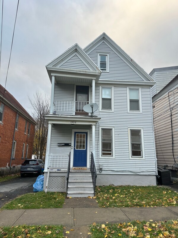 1205 Blandina St in Utica, NY - Foto de edificio - Building Photo