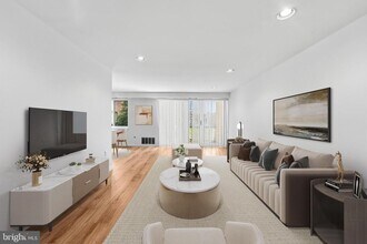 1640 Oakwood Dr in Narberth, PA - Building Photo - Building Photo