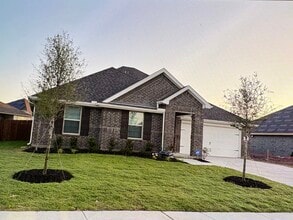 449 Livingston Dr in Desoto, TX - Building Photo - Building Photo