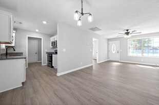 829 Southside Rd in Cunningham, TN - Building Photo