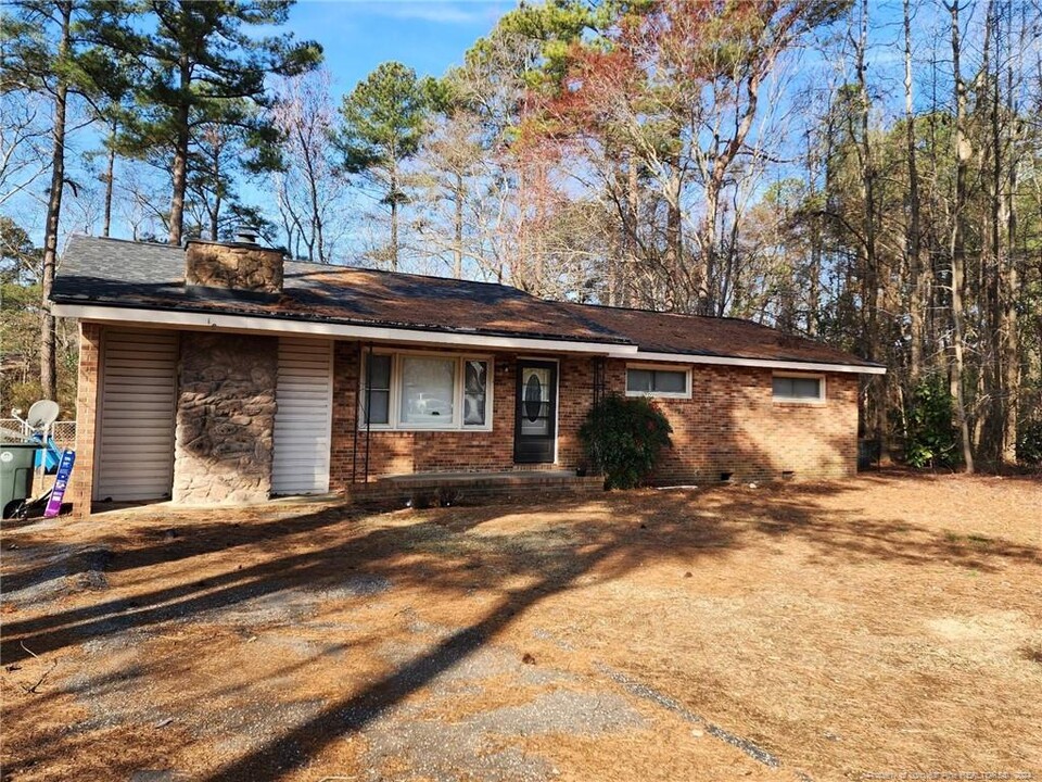 916 71st School Rd in Fayetteville, NC - Building Photo