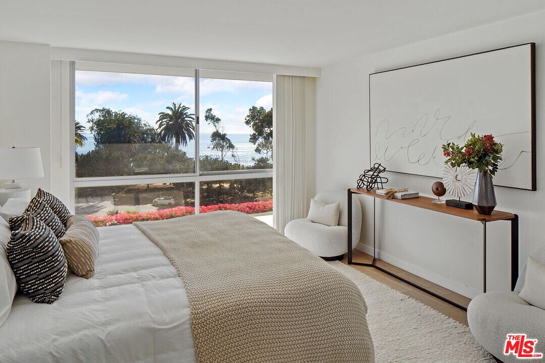 201 Ocean Ave Ext in Santa Monica, CA - Building Photo