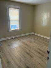 33 Holmes Ave in New Britain, CT - Building Photo - Building Photo