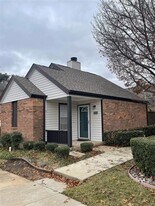 18159 Whispering Gables Ln in Dallas, TX - Building Photo