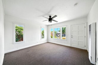 3305 W 27th St in Los Angeles, CA - Foto de edificio - Building Photo