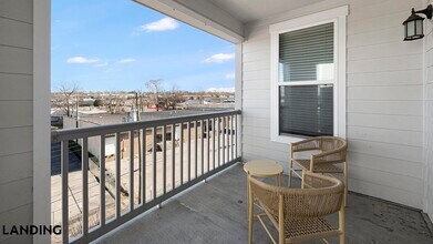 225 Walden Village Ln, Unit 422 in Nashville, TN - Foto de edificio - Building Photo