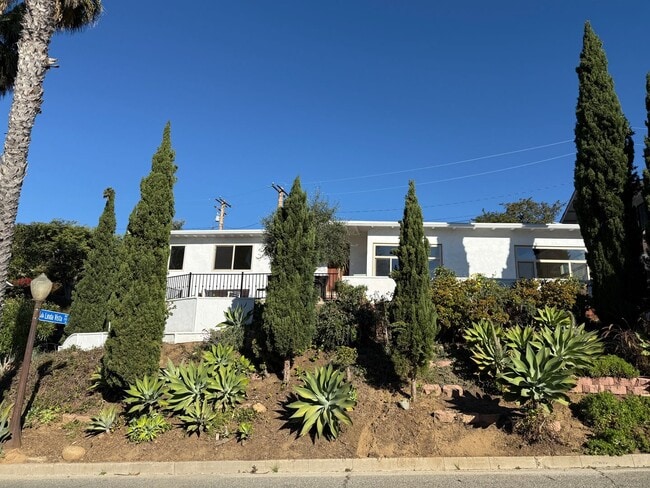 256 N Linda Vista Ave in Ventura, CA - Building Photo - Building Photo
