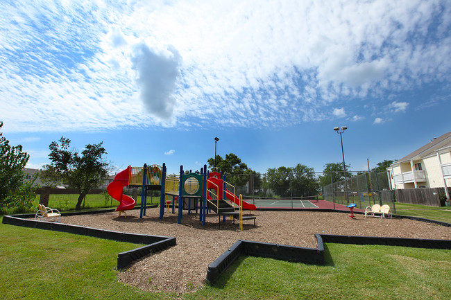 Buttonwood Tree Apartments in Wichita, KS - Building Photo - Building Photo