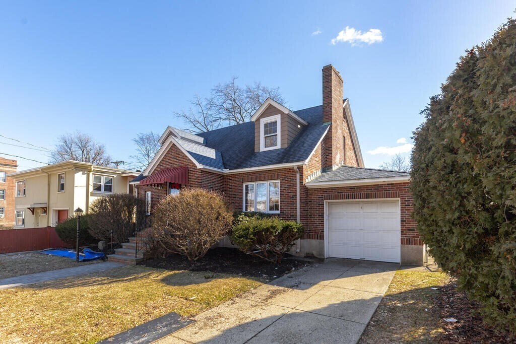 6 George St in Medford, MA - Building Photo