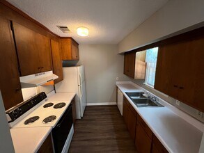 212 Henderson St in Statesboro, GA - Building Photo - Building Photo