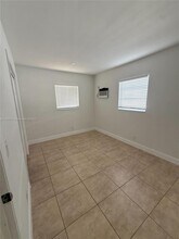 504 NW 7th Ct in Hallandale Beach, FL - Building Photo - Building Photo