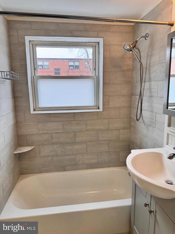 4803 Wellington Dr in Chevy Chase, MD - Building Photo - Building Photo