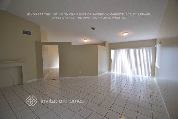 15770 SW 74th St in Miami, FL - Foto de edificio - Building Photo